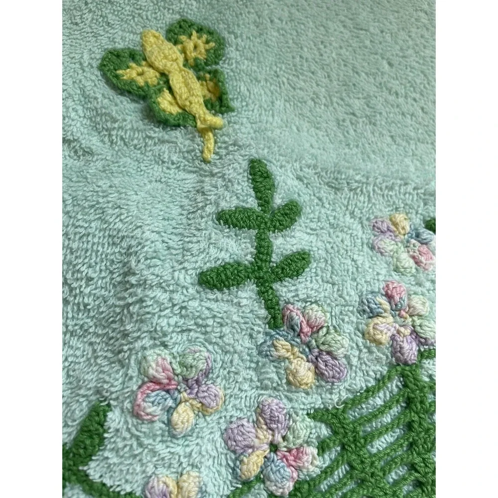 2 Vintage‎ Hand Crocheted and Embroiderd Bath Towels Flowers Butterflies